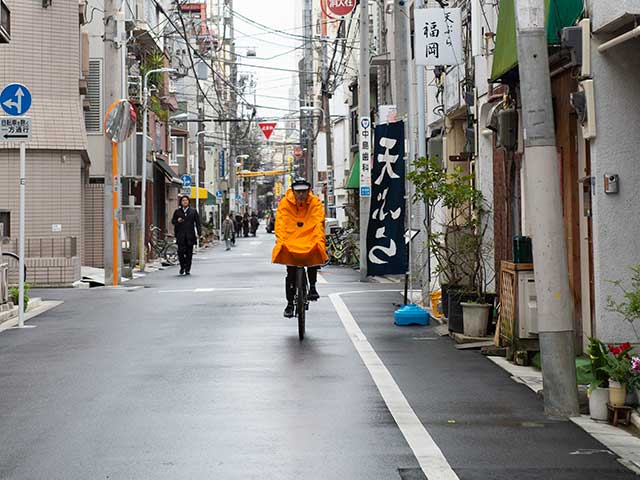 【サイクルレインポンチョ】蒸れにくい　ベンチレーション　真夏も快適　着脱式フード　自転車 アウトドア No.2171