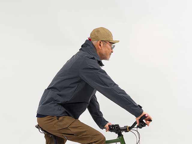 【バイクマンパーカーLight】動きやすい MoveFit(R)ストレッチ 撥水 防風 背ポケット フード付 日本製 No.2187