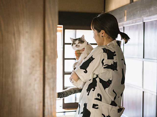 【シャノアシャツ】黒猫プリント バックポケット付き開襟シャツ 創業40周年記念 日本製 No.2296