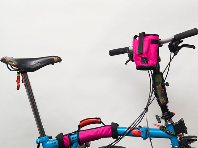 【マルチボトルホルダー】ハンドル固定 スマホポケット付き 500mlペットボトル対応 ベルクロ着脱 No.5095 日本製