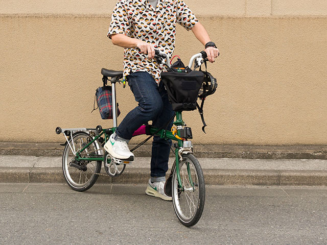 【ロールアウトバッグ】装着例 BROMPTON M6R
