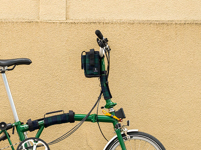 【マルチボトルホルダーツイード】 スマホポケット付き 500mlペットボトル対応 ベルクロ着脱 No.5160 日本製